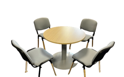 Table de réunion + 4 chaises
